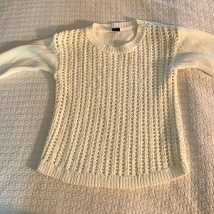 Baby gap toddler size 4 cream color sweater, smoke-free home, no rips no stains